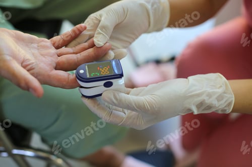 Preview: Process of measuring the level of oxygen in the blood on a finger