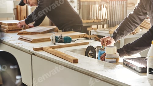 Preview: Cropped image of the production process at the workstation