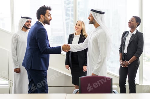 Preview: Business meeting in Dubai