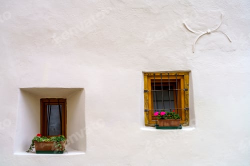 Preview: Glorenza, historic village in Venosta valley. Windows
