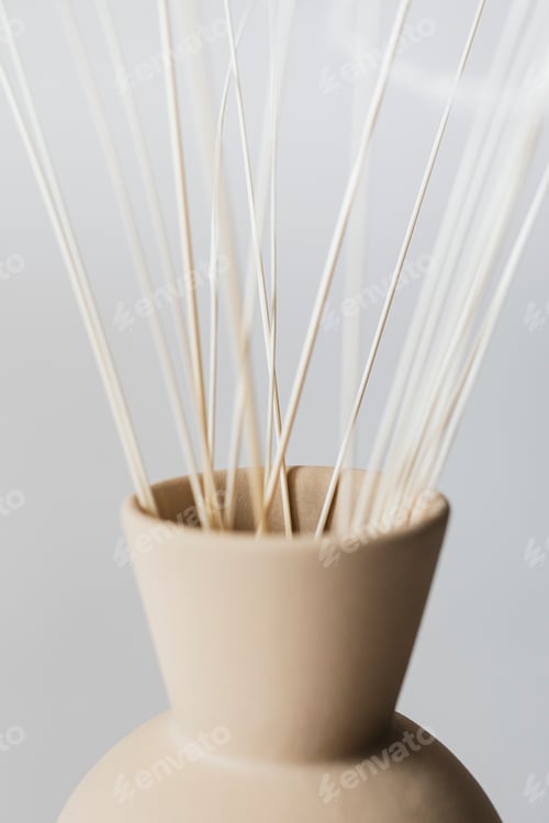 Preview: Ornamental grass in a brown vase