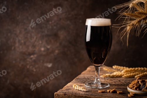 Preview: Glass of dark beer