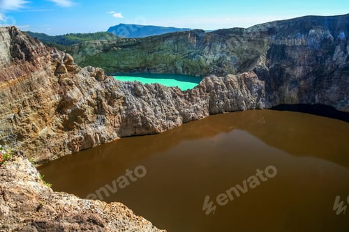 Preview: Colorful Kelimutu crater lakes