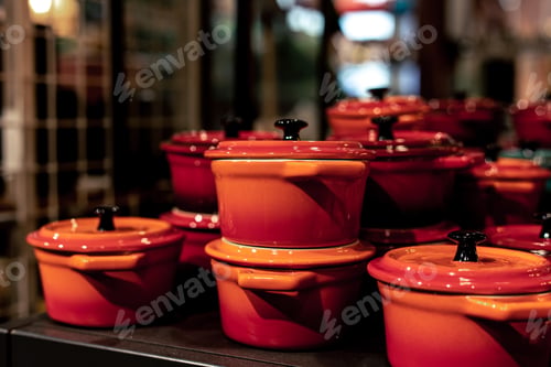 Preview: Small Dutch stoves in a shop window, miniature crockery.