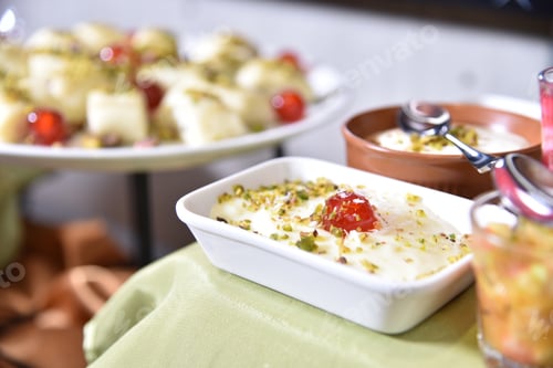 Preview: Ramadan Middle East Sweets Qeshta