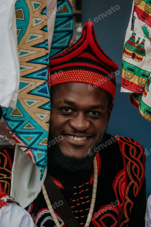 Preview: Diverse African man rounded of colorful