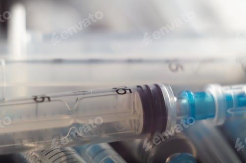 Preview: Closeup shot of syringes and hypodermic needles