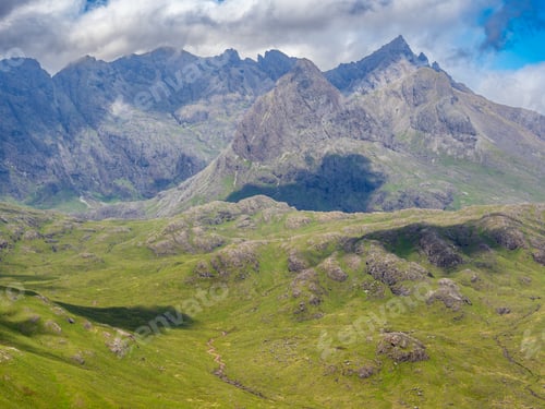 Preview: Views from Sgurr na stri peak in Skye island, Scotland