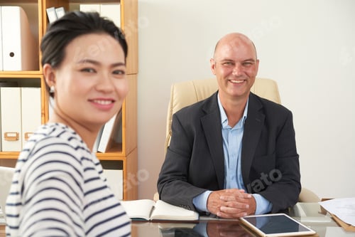 Preview: Businessman has a meeting at office