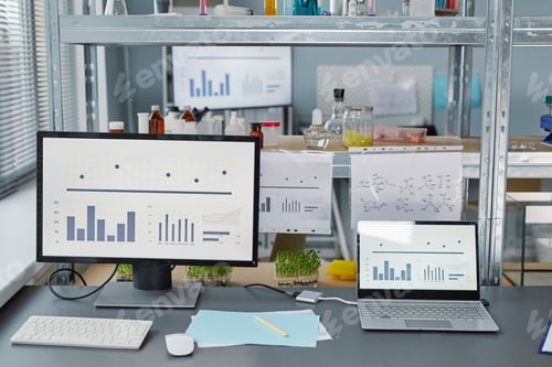 Preview: Research of scientist in the laboratory