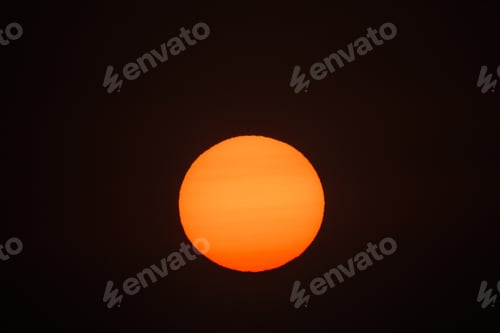 Preview: Mesmerizing shot of the solar eclipse in the dark sky