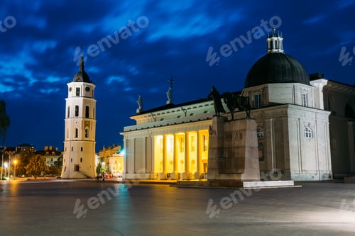 Preview: Vilnius, Lithuania. Night Or Evening View OF Cathedral Basilica