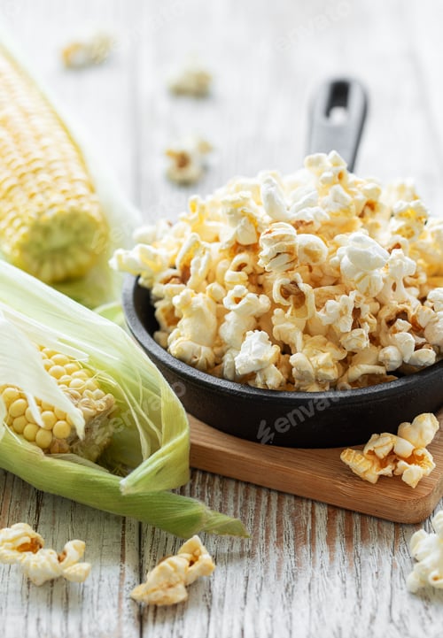Preview: Tasty salted homemade popcorn