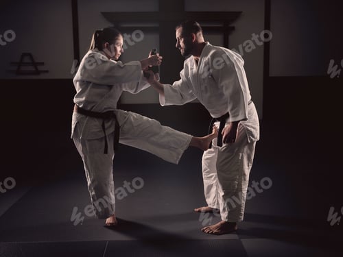 Preview: Man and woman on self defence training