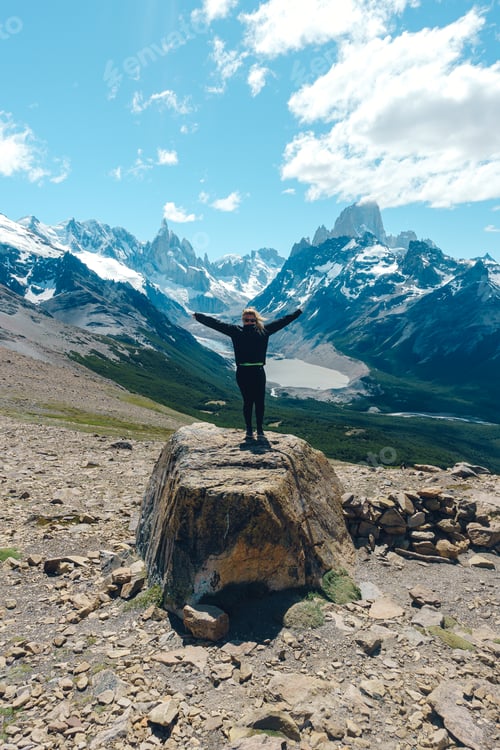Preview: woman poses in beautiful view towards Cerro Torre