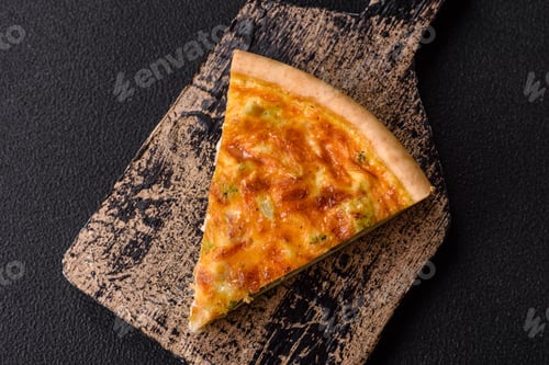 Preview: Delicious quiche with broccoli, chicken or salmon and cheese