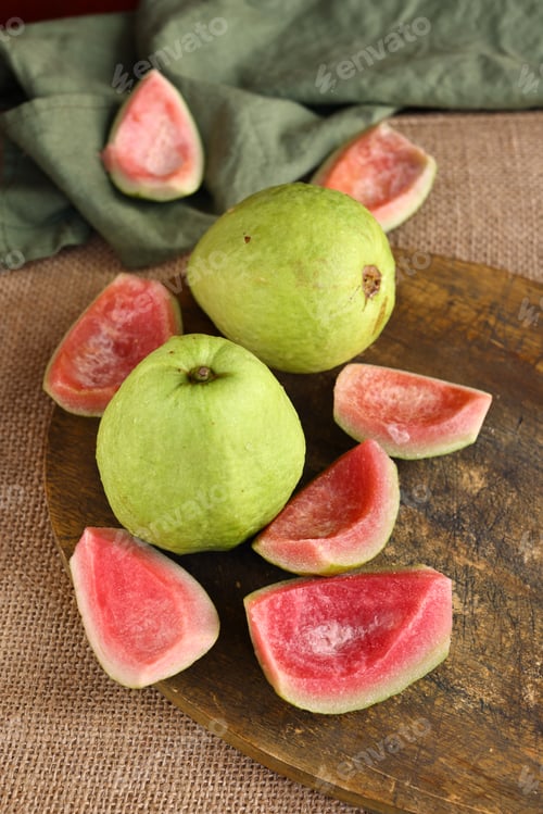 Preview: fresh organic guava fruit cut into pieces