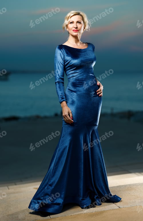 Preview: Portrait Of Adult Fashionable Elegant Woman In The City.