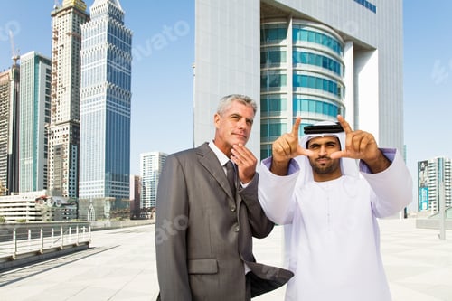 Vista previa: Empresarios en dubai