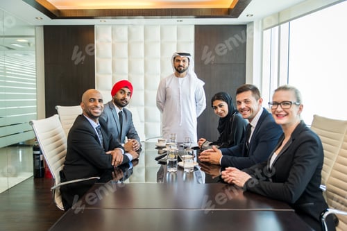 Preview: Business team in Dubai