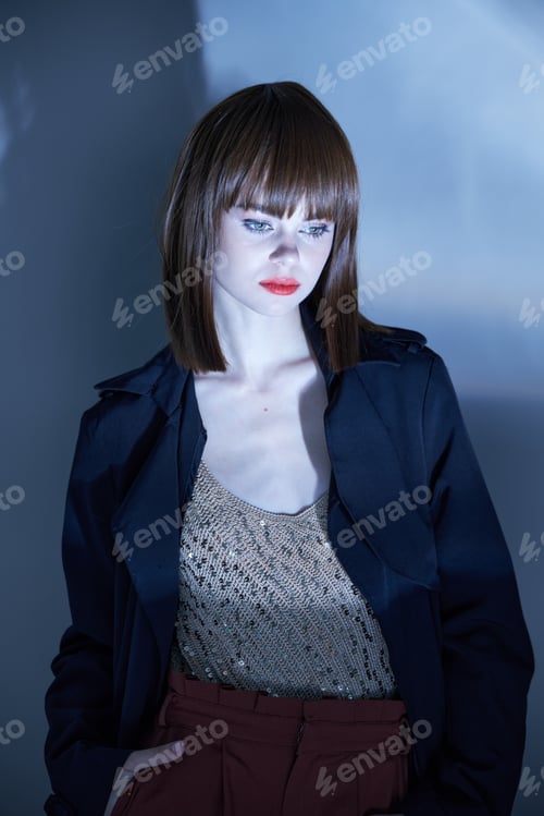 Preview: Fashionable woman elegant photo studio purple color front view