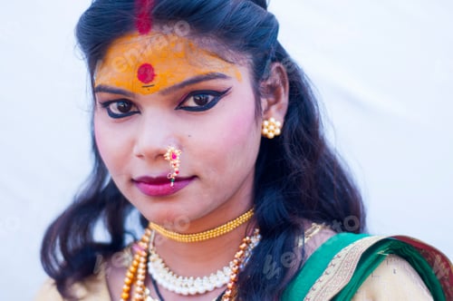 Preview: Portrait of beautiful traditional Indian woman