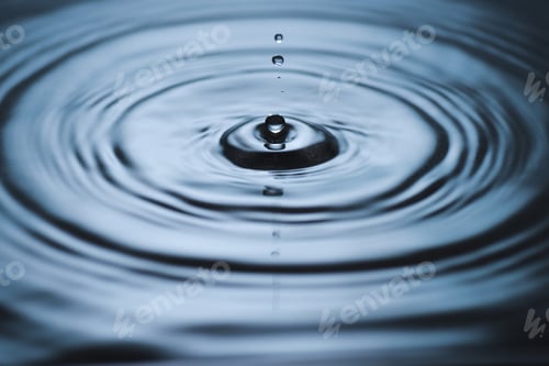 Preview: Splash of water drop on water surface