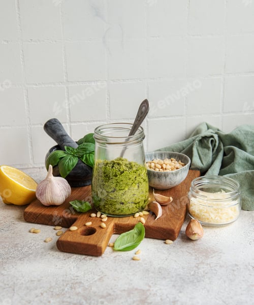 Preview: Green basil pesto