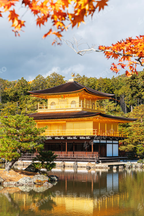 Preview: Autumn scenery and Japanese architecture