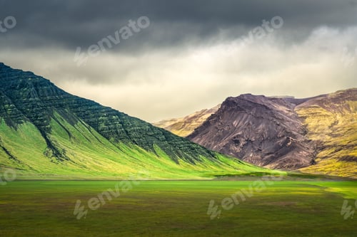 Preview: Majestic Icelandic Landscape with Green Hills