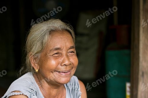 Preview: A close-up of a single indigenous woman smiling