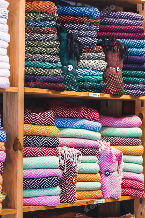 Preview: Store tissue. Big shelf with a colorful towels