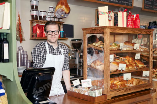 Preview: Portrait of male worker in bakery