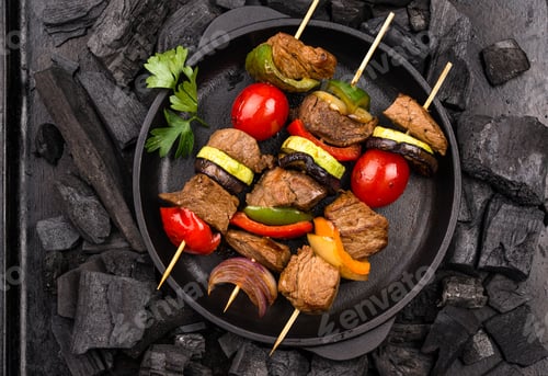 Preview: Grilled kebabs with meat, mushrooms and vegetables