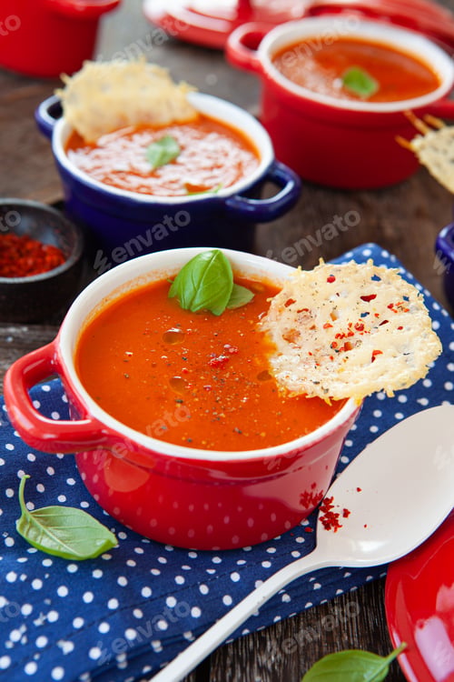 Sopa de tomate casera
