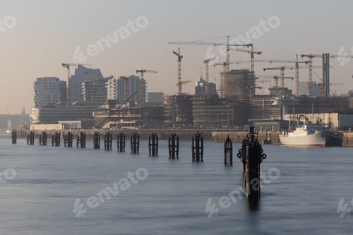 Preview: View of the Hamburg, featuring the HafenCity district with the Westfield shopping center.