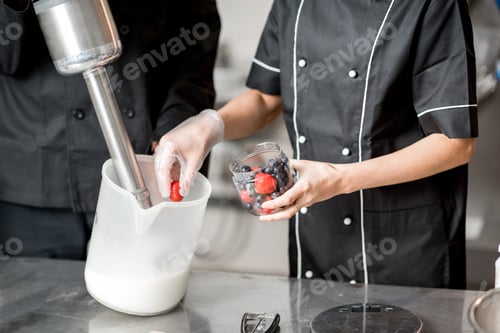 Preview: Mixing ingresdients for ice cream production