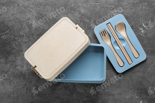 Preview: Empty lunch box on table, top view