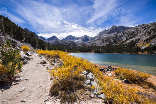 Preview: Hiking trail in Sierra Mountains