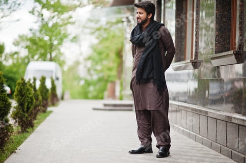 Preview: Afghanistan man wear traditional clothes.