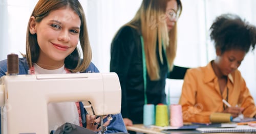 Preview: A group of young women are learning the profession of design and tailoring.