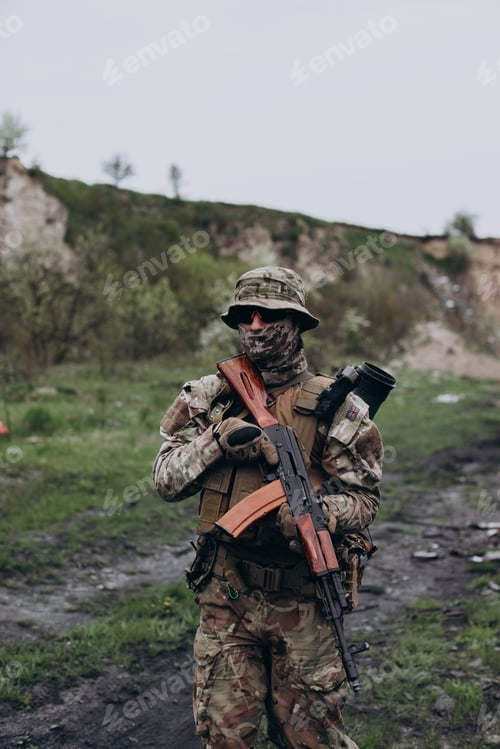 Preview: Portrait of Ukrainian marine with rifle