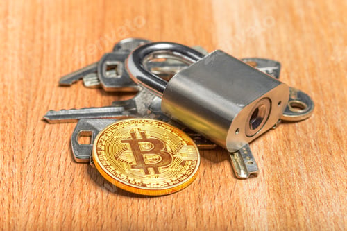 Preview: Gold bitcoin and padlock