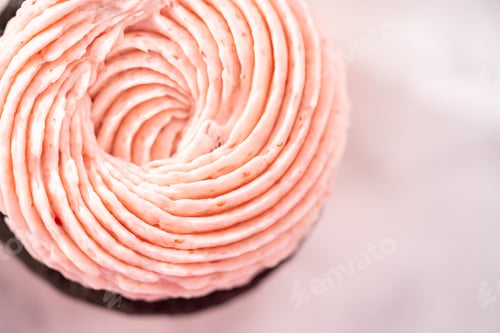 Preview: Chocolate strawberry cupcakes