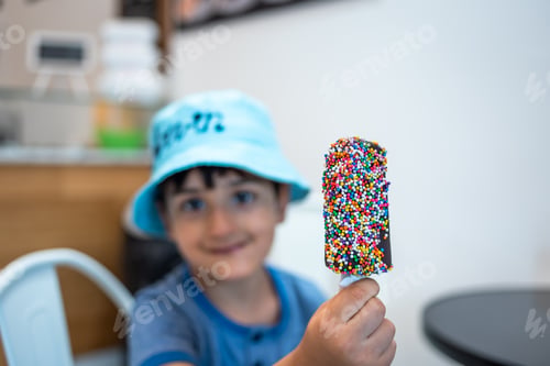 Preview: Kid showing ice cream