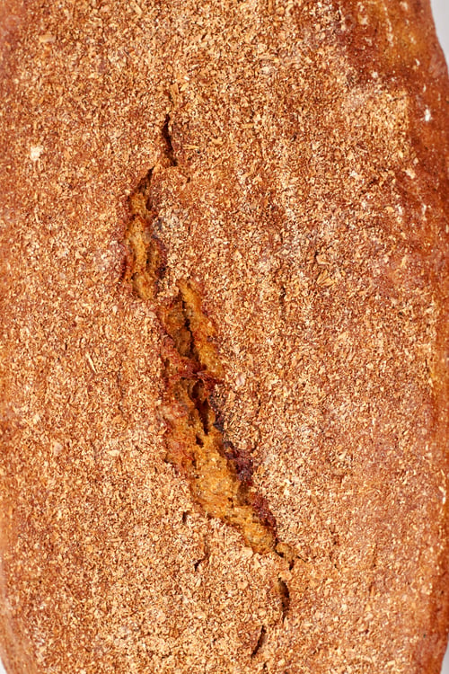 Preview: Fresh crunchy bread texture.
