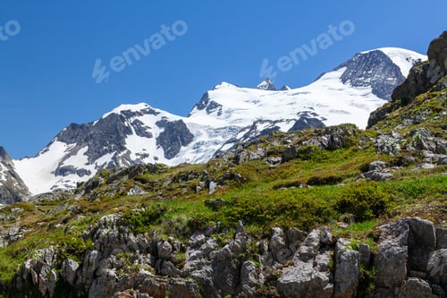 Preview: Panoramic view of mountains