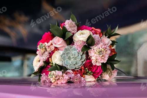 Preview: Colorful bridal bouquet on wedding day