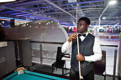 Preview: Handsome african man
