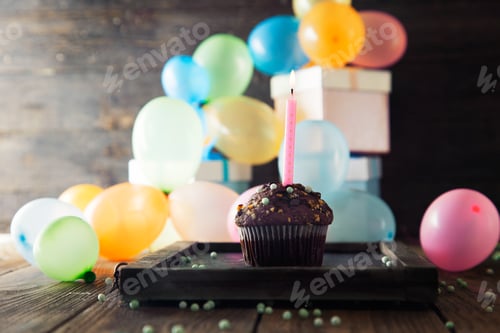 Visualização: Fundo de aniversário com cupcake